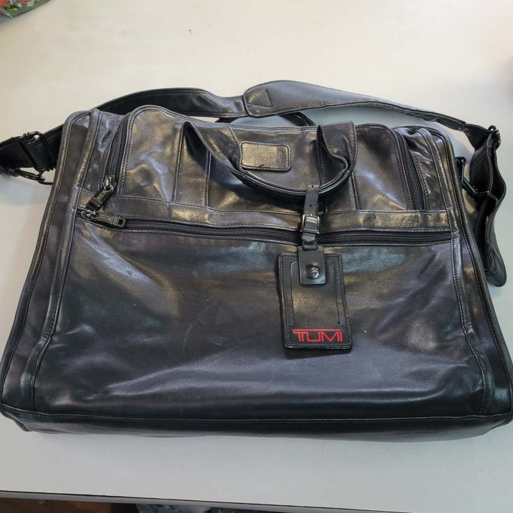 Tumi Black Leather Laptop‎ Bag Briefcase Travel Bag 17x14